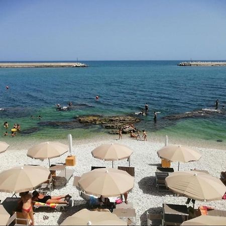 比谢列Tre Metri Sopra Il Mare别墅 外观 照片
