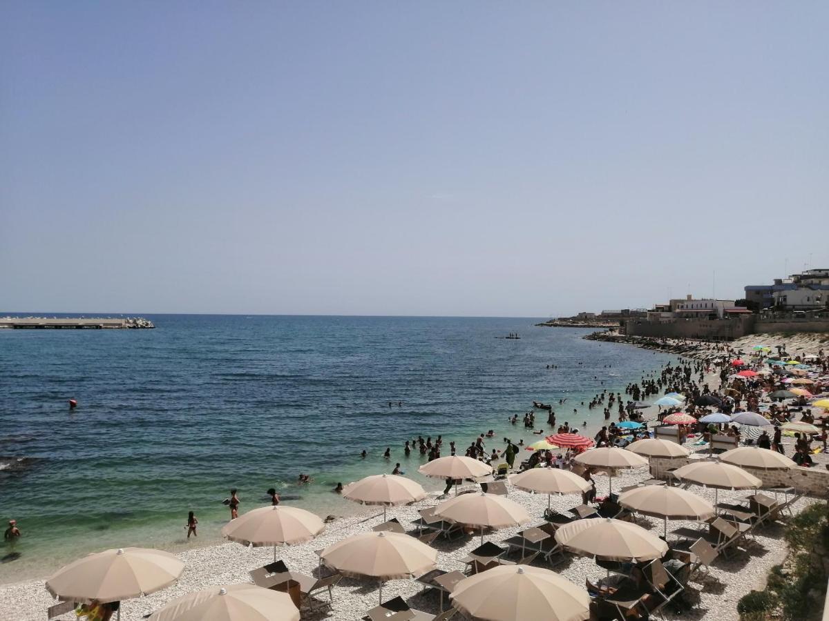 比谢列Tre Metri Sopra Il Mare别墅 外观 照片