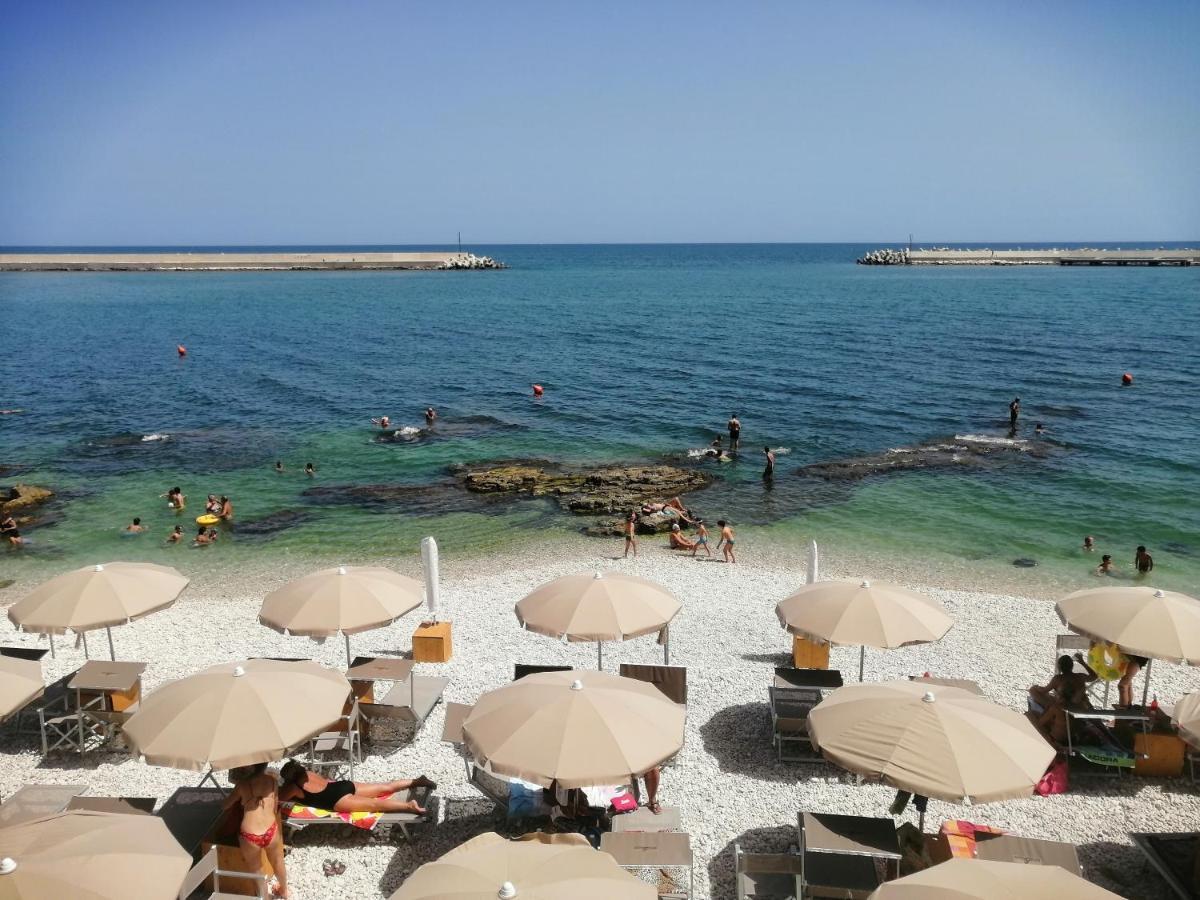 比谢列Tre Metri Sopra Il Mare别墅 外观 照片